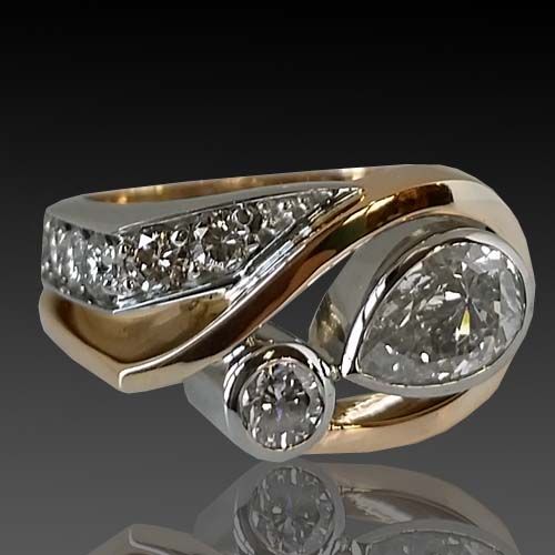 Anillo Vintage Irregular con Diamantes