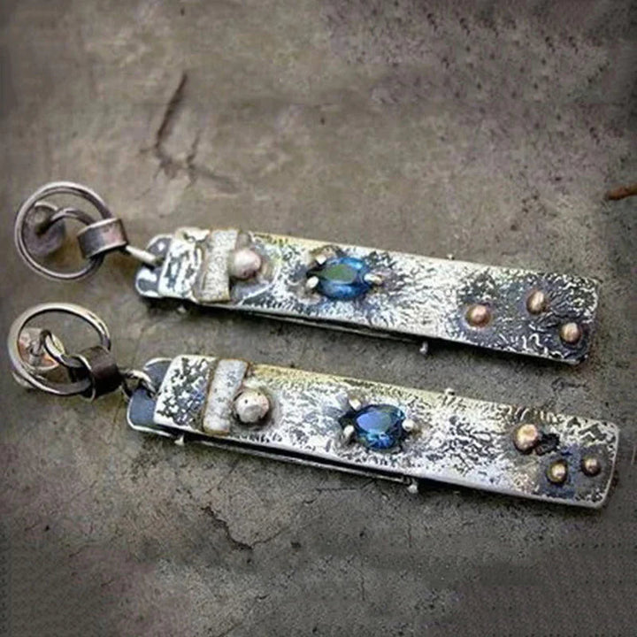 Pendientes hechos a mano con piedra azul