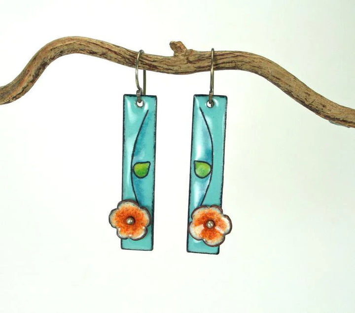 Pendientes florales con esmalte
