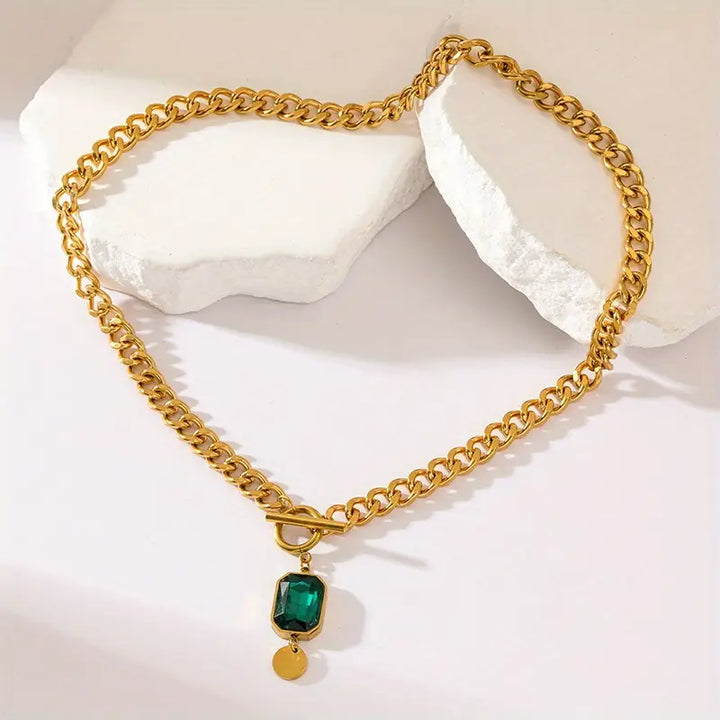 Collar de Oro con Piedra Esmeralda Preciosa