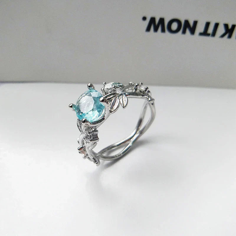 Anillo de piedra lunar en plata de ley