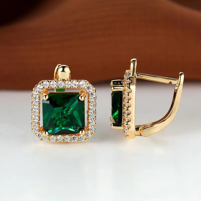 Pendientes dorados con circonita verde cuadrada