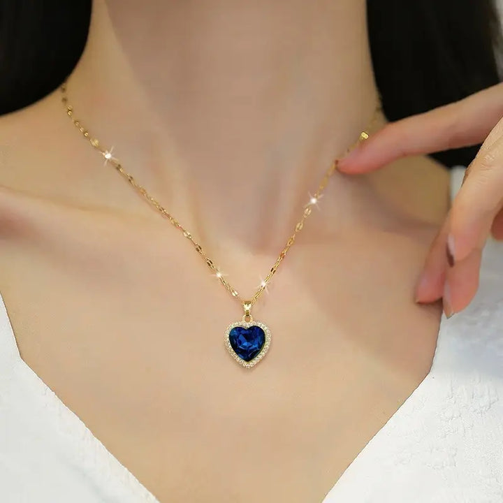 Collar de Oro Corazón de Zafiro