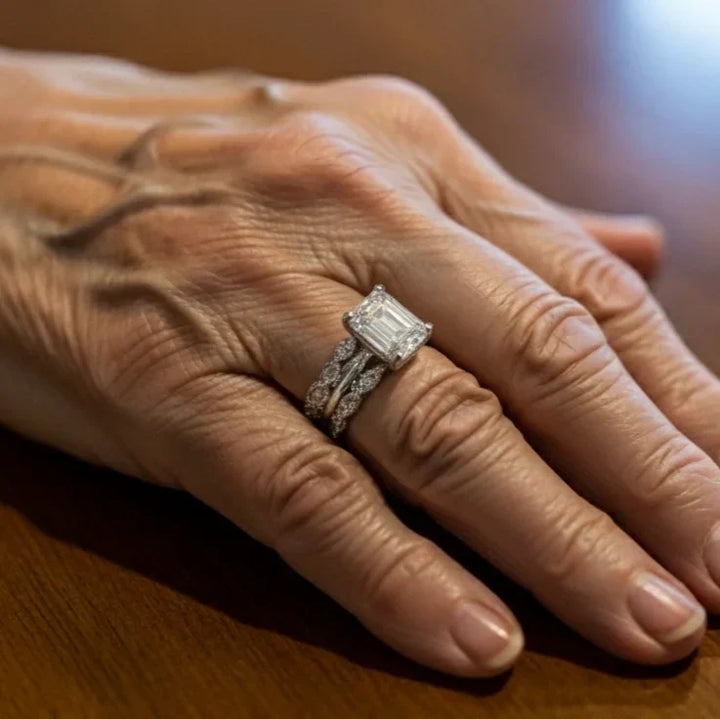Anillo vintage de plata con capas brillantes