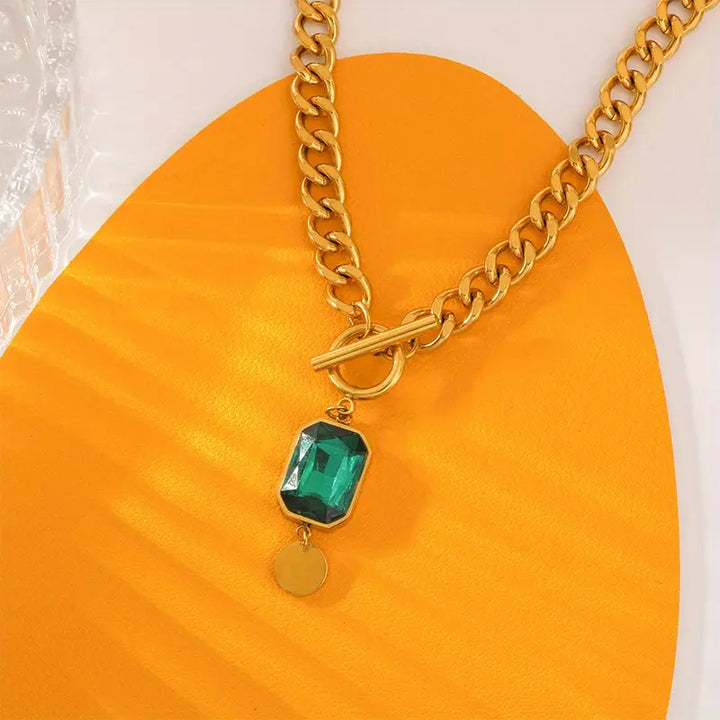 Collar de Oro con Piedra Esmeralda Preciosa