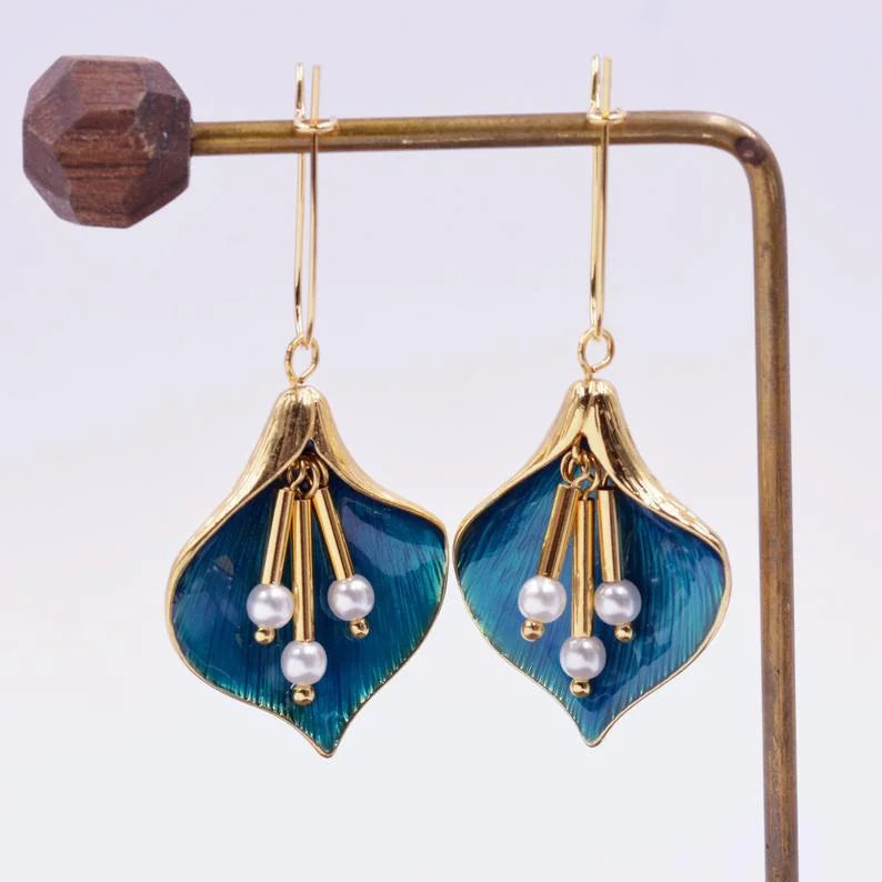 Pendientes vintage con perlas y flores