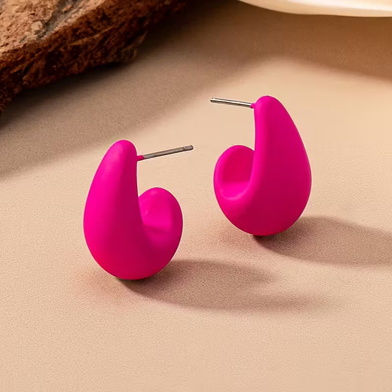 Pendientes en C elegantes y minimalistas