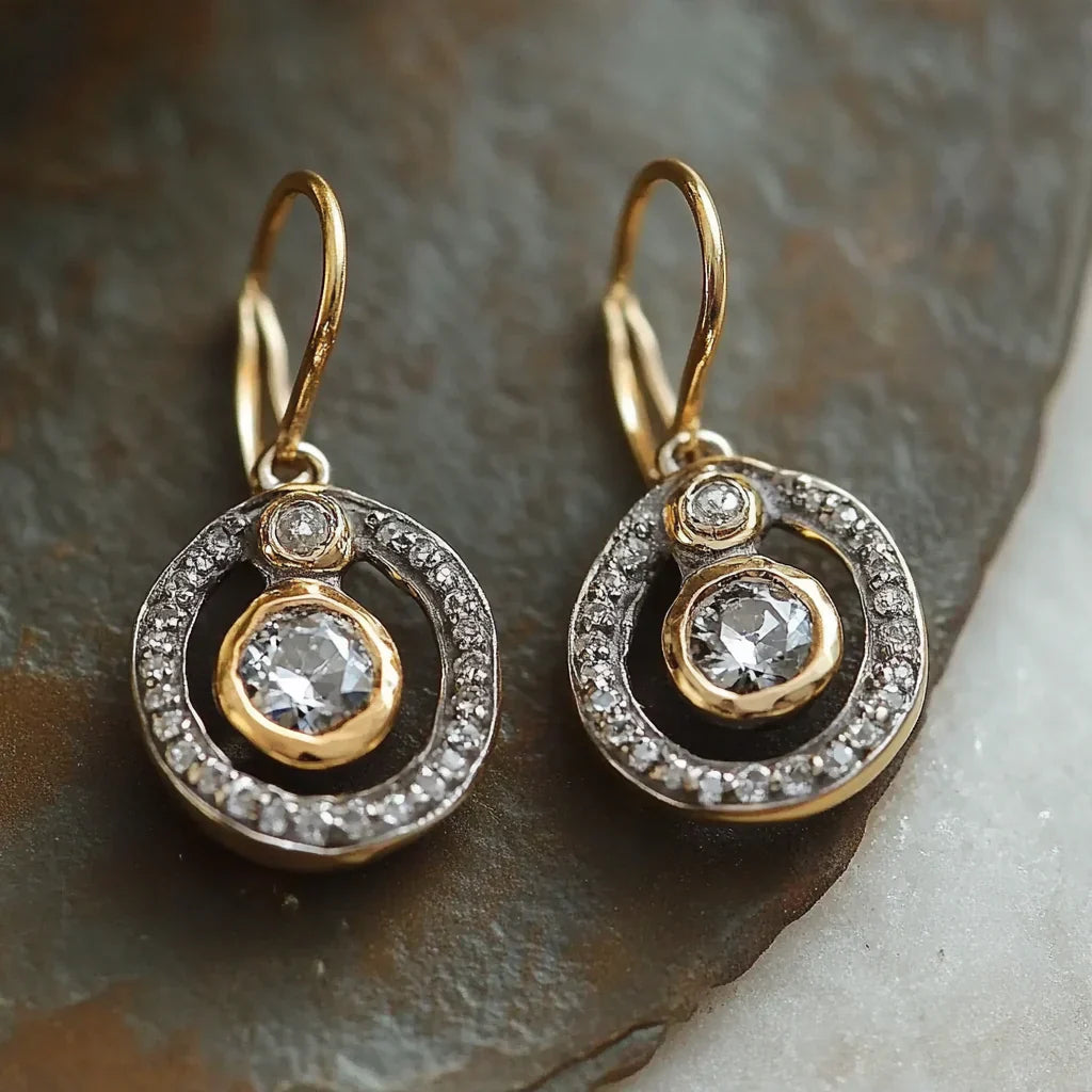 Pendientes clásicos con circonita y oro