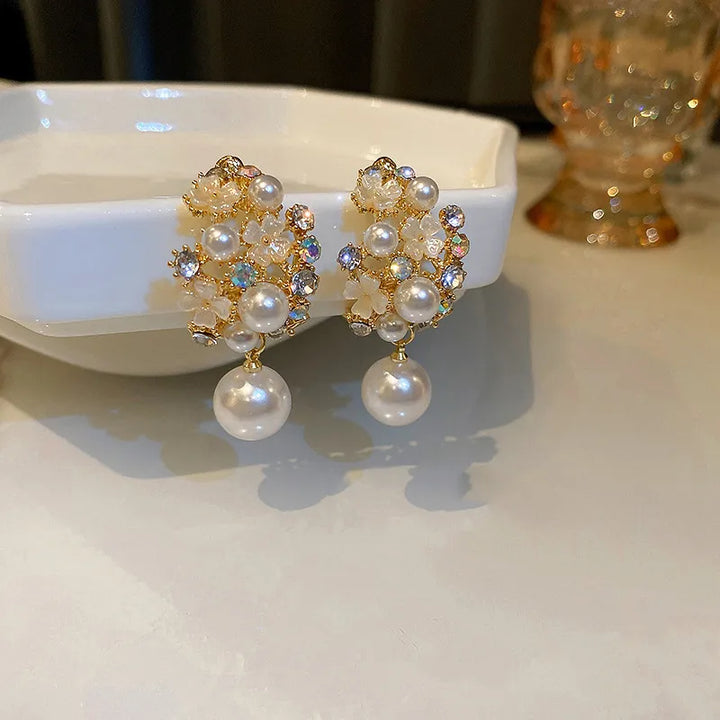 Pendientes con flores en perlas estilo francés