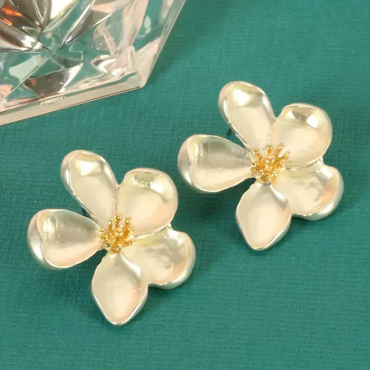 Pendientes de flor dorada