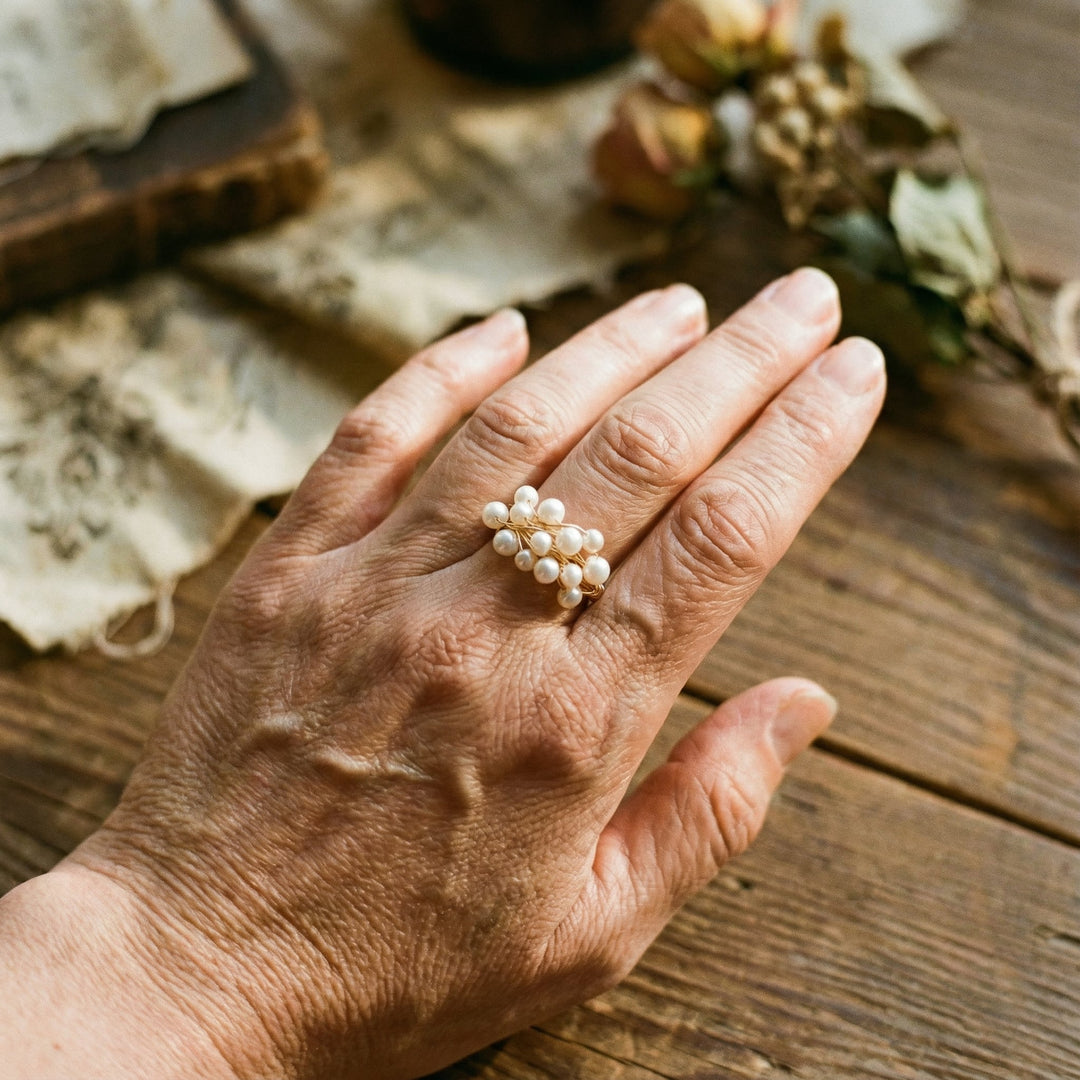 Anillo vintage con nido de perlas