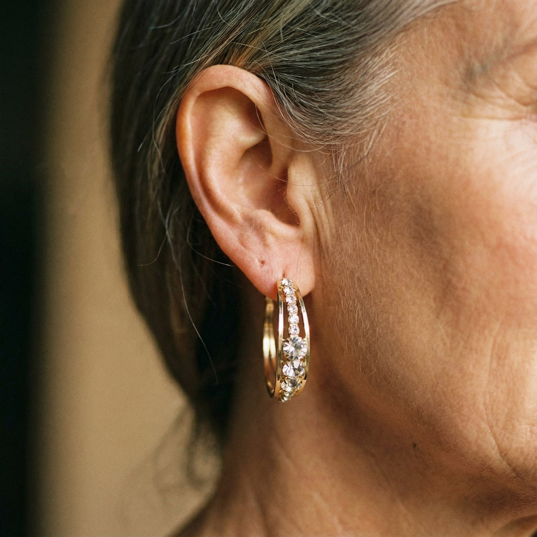 Elegantes pendientes chapados en oro
