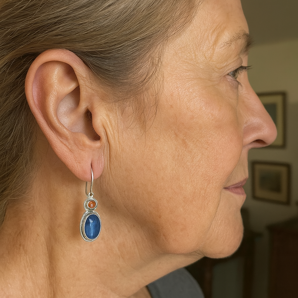 Pendientes azules y naranjas