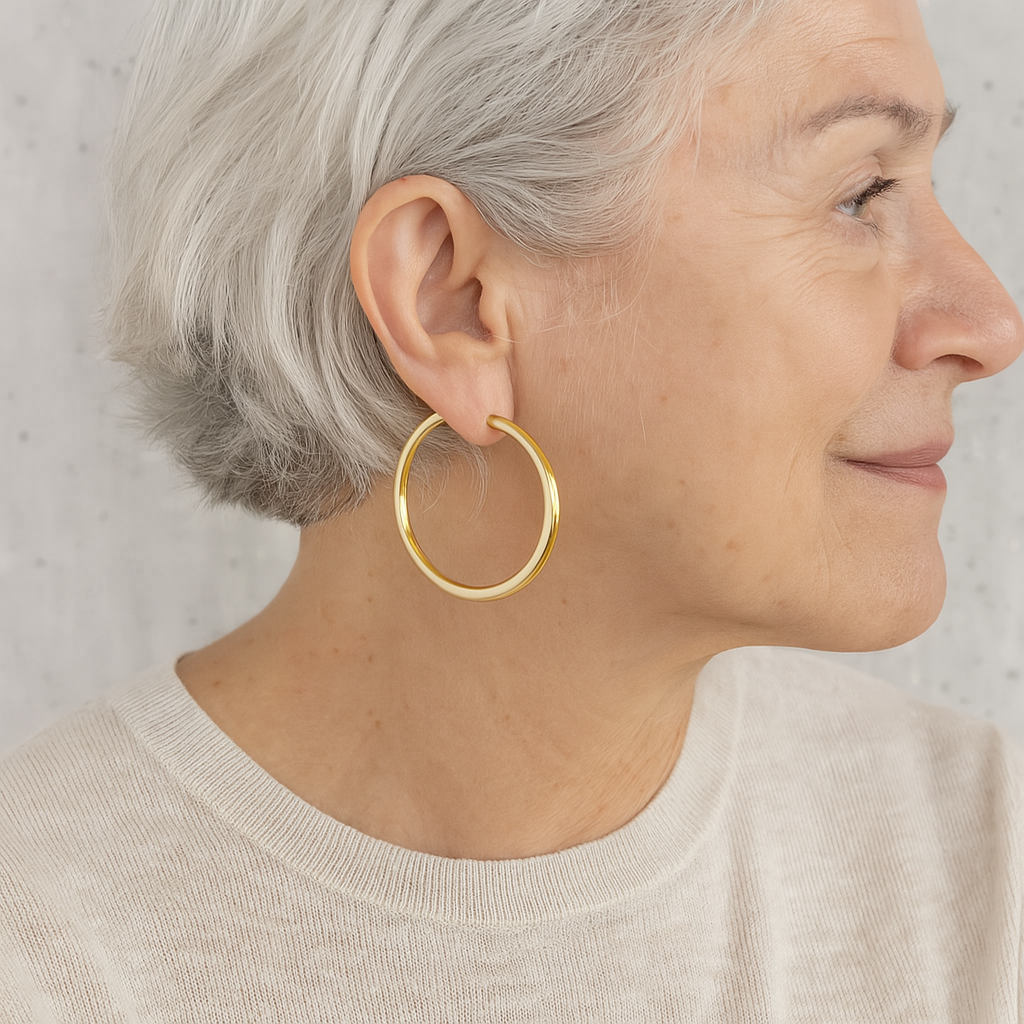Grandes pendientes en forma de aro en oro