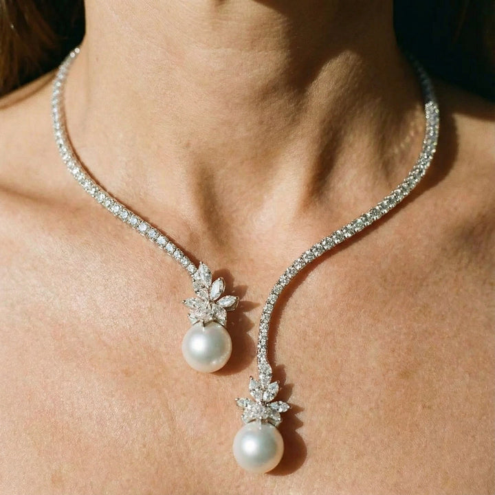 Elegante y brillante collar de perlas en plata de ley