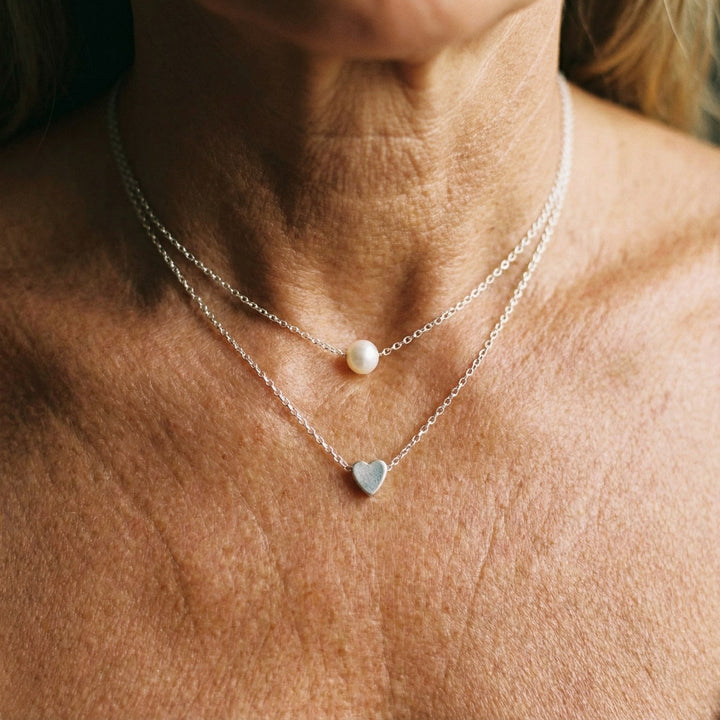 Collar con corazón de plata y perlas