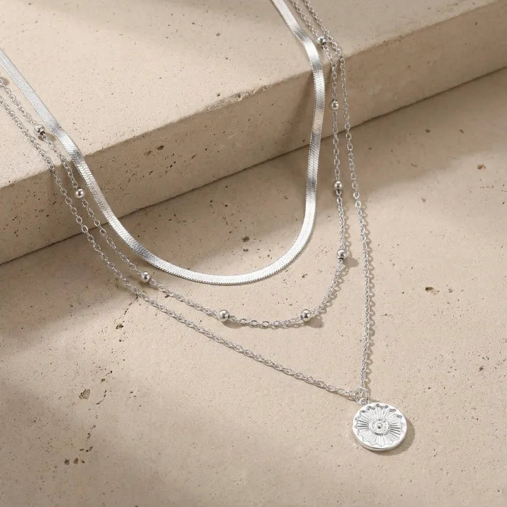 Collar plateado