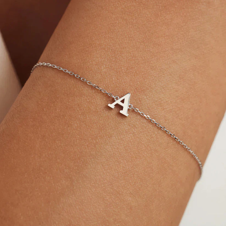 Pulsera de Elegancia con Inicial