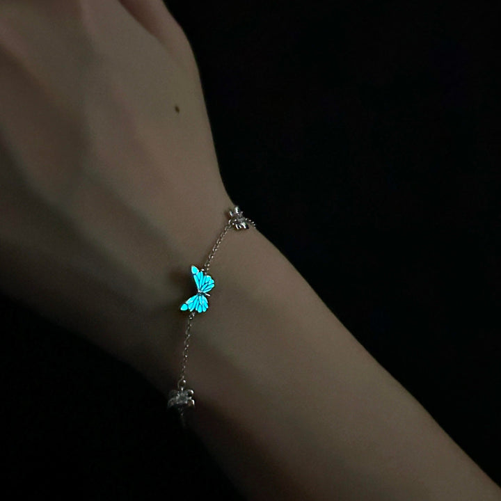 Pulsera de Plata Mariposa Azul que Brilla en la Oscuridad