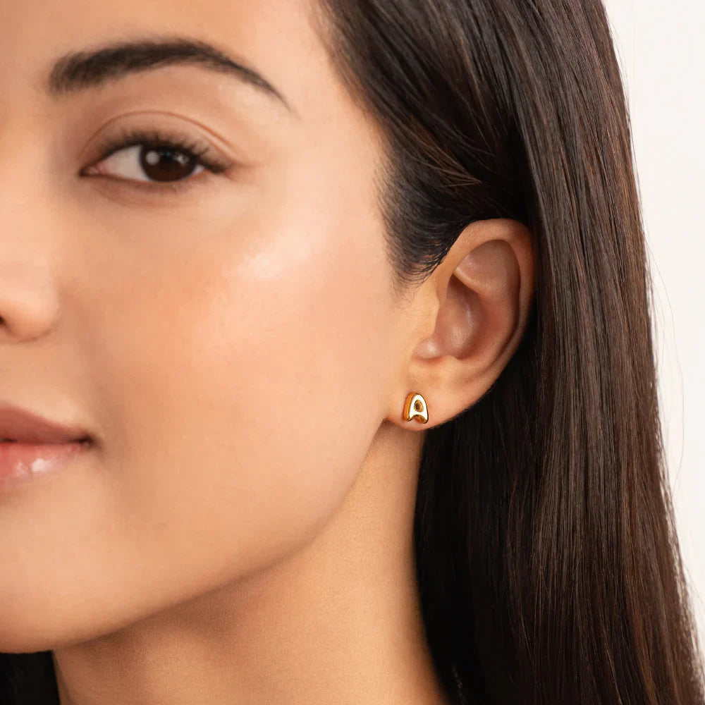 Pendientes de Oro con Letra Burbuja