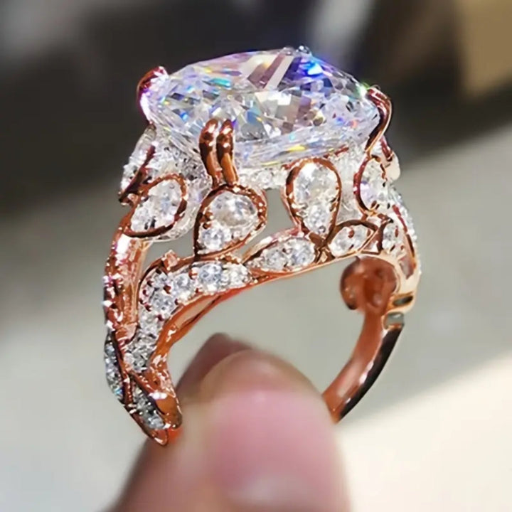 Anillo Dorado con Vidrio Vintage