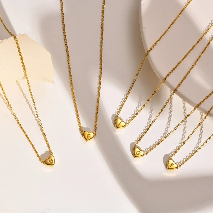 Collar de Oro con Inicial de Corazón
