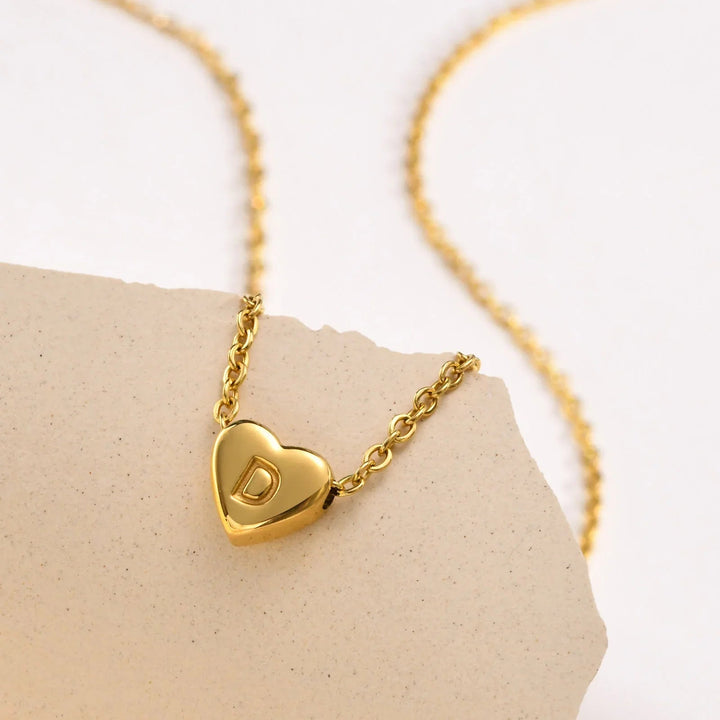Collar de Oro con Inicial de Corazón