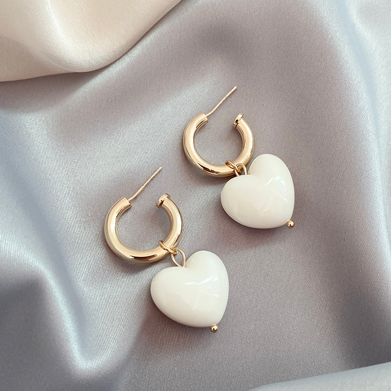 Pendientes Corazones Blancos en Oro