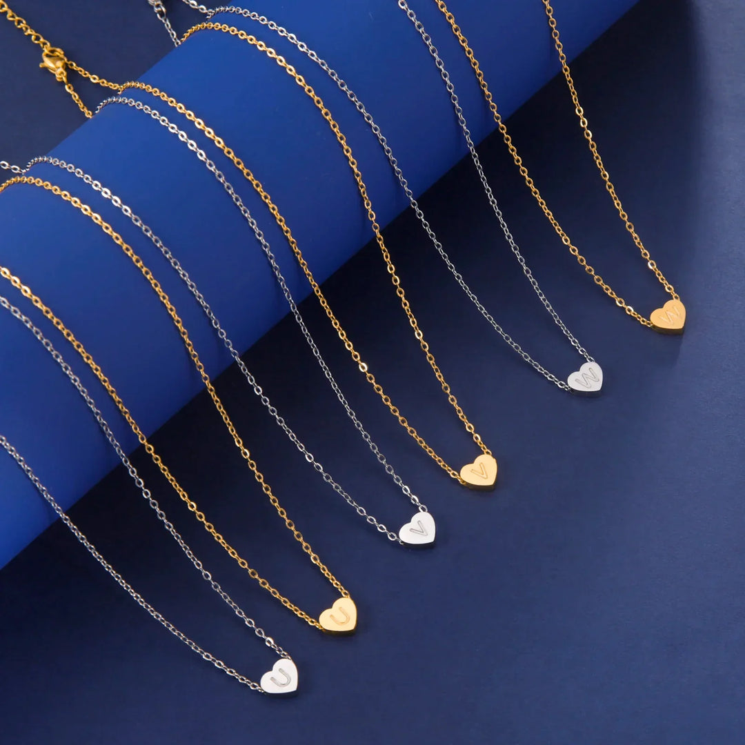 Collar Atemporal de Corazón con Inicial