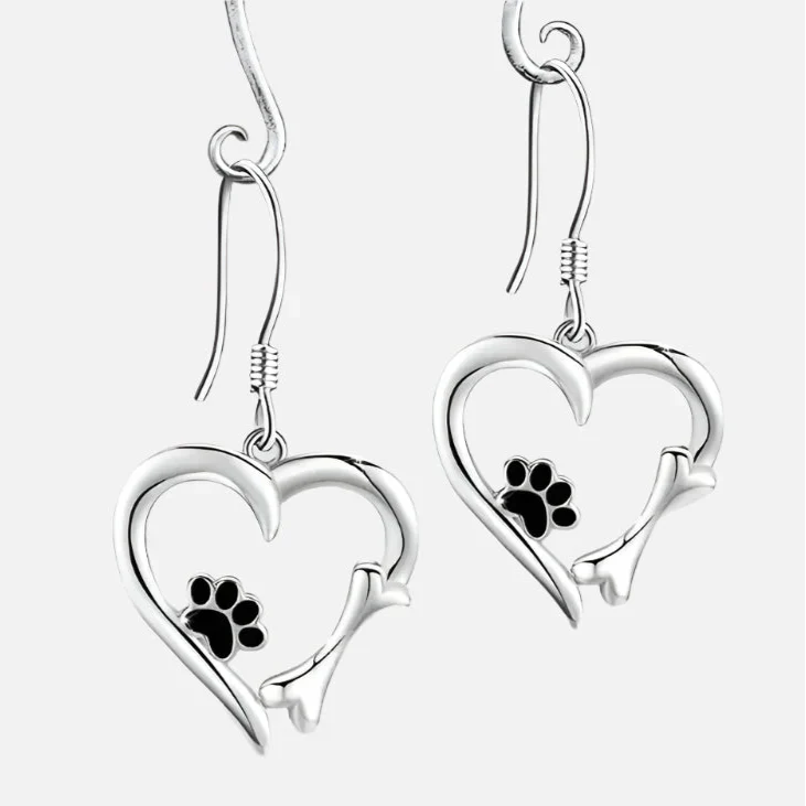 Pendientes de plata con diseño de corazón y pata