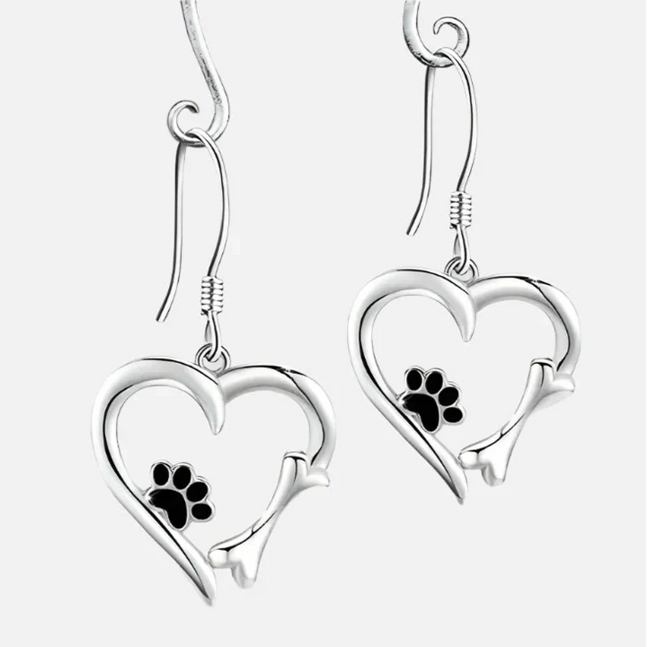 Pendientes de plata con diseño de corazón y pata