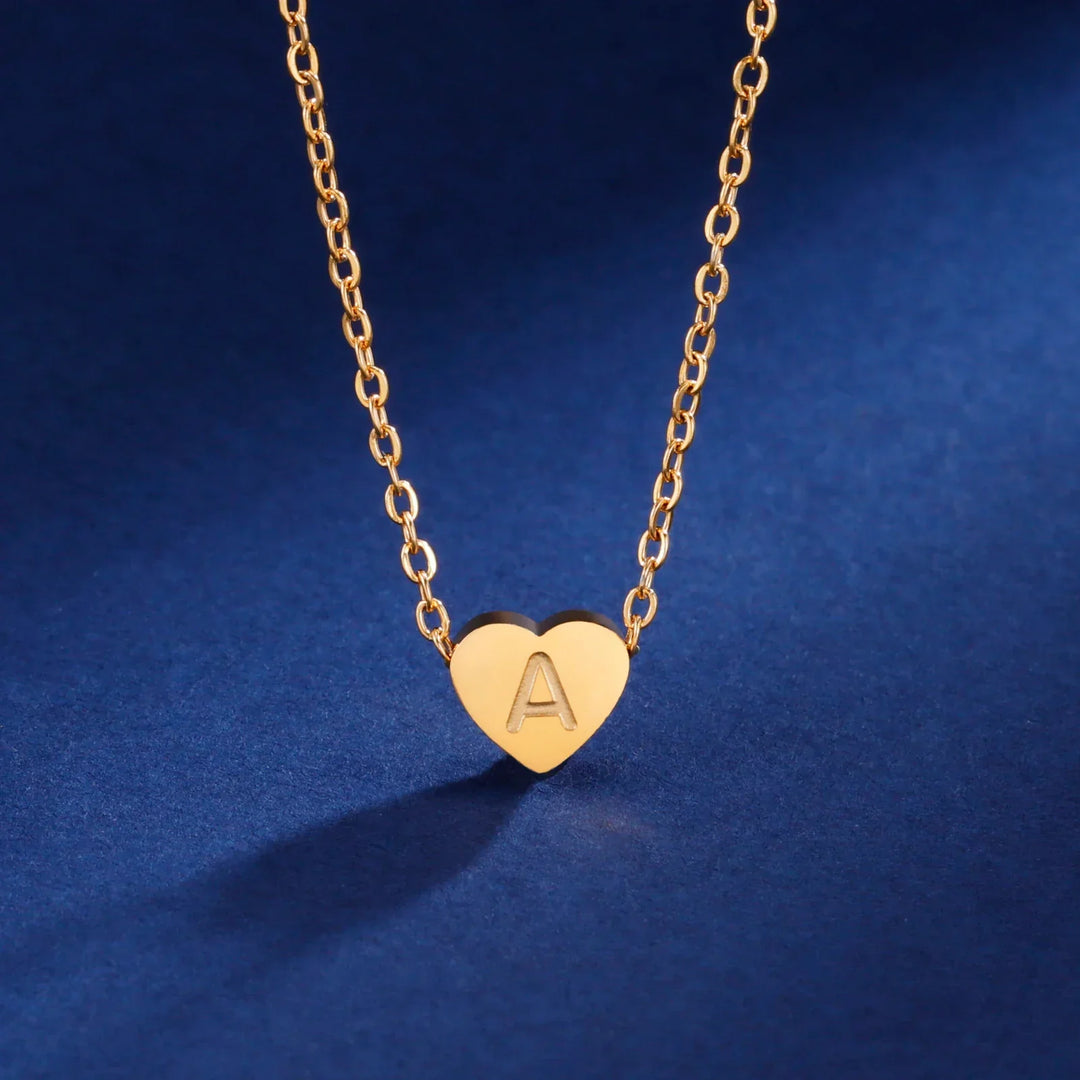 Collar Atemporal de Corazón con Inicial