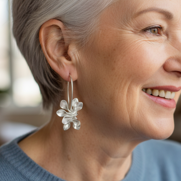 Pendientes vintage de plata con flores irregulares