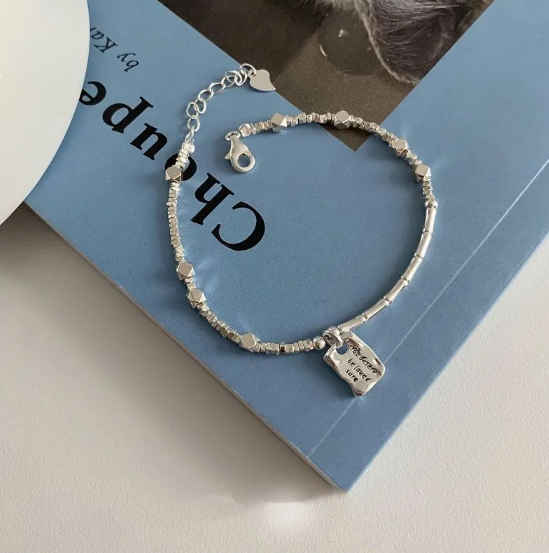 Pulsera cuadrada Amor Plateada