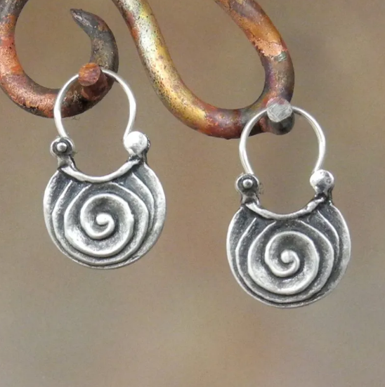 Pendientes geométricos de metal gitano