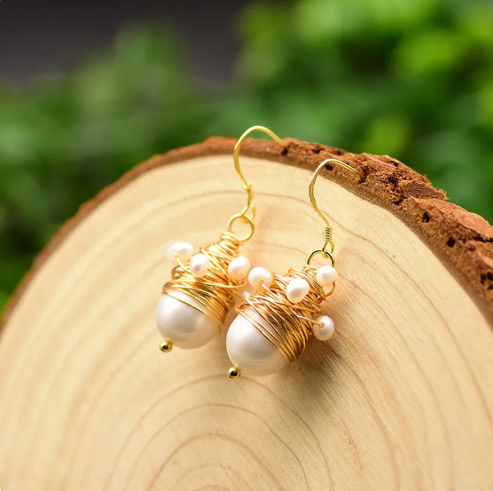 Pendientes artesanales con cuentas de arroz