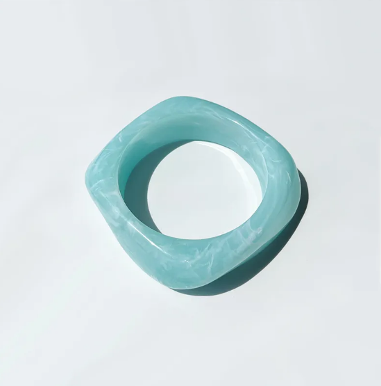 Pulsera cuadrada de acrílico de colores
