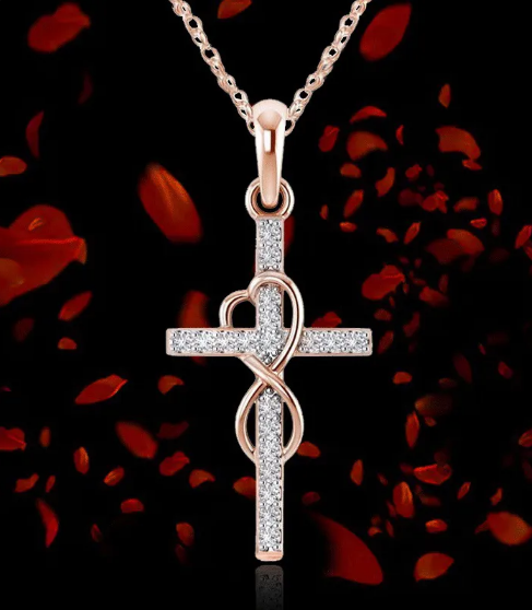 Collar con colgante en forma de cruz en aleación de diamante