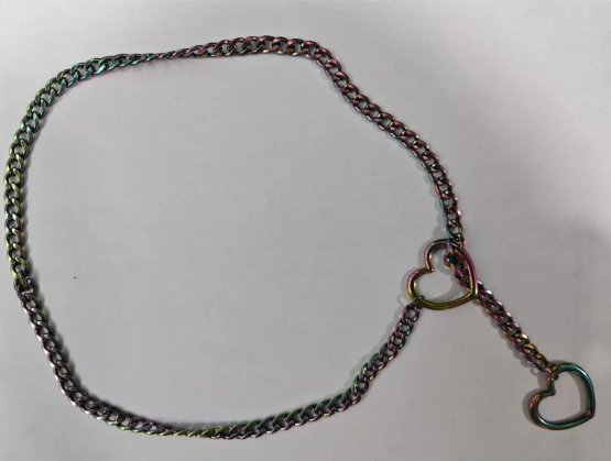 Collar Lara con corazón de acero inoxidable
