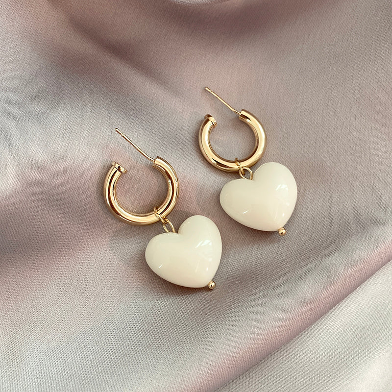 Pendientes Corazones Blancos en Oro