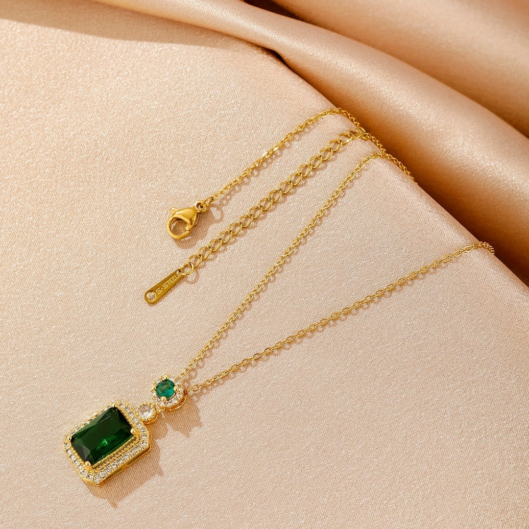 Collar Greta con piedra esmeralda