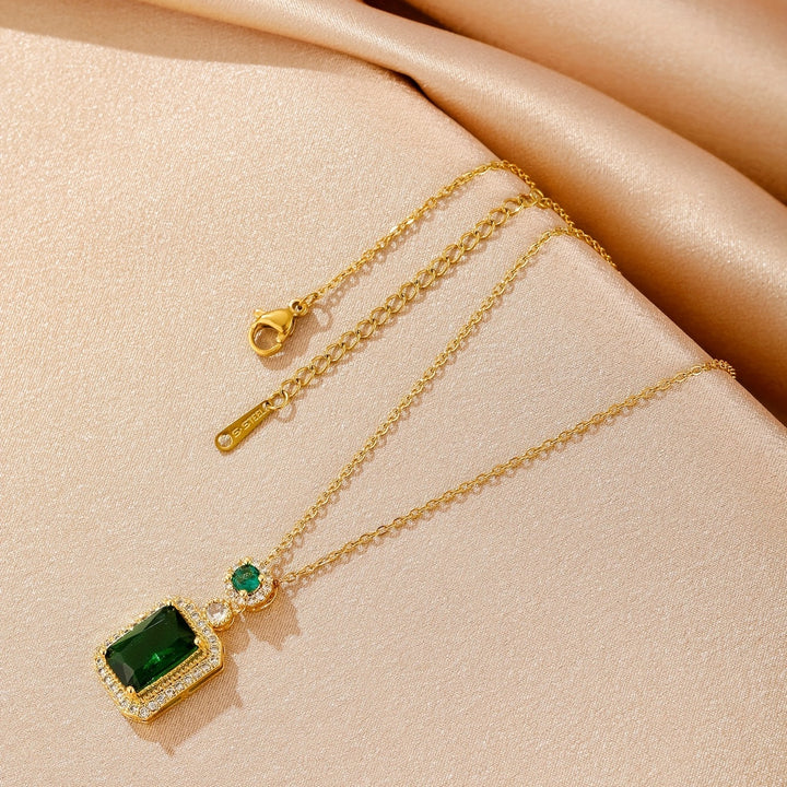 Collar Greta con piedra esmeralda