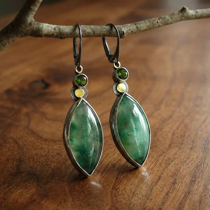 Pendientes vintage con piedra verde