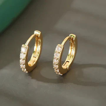 Pendientes dorados con colgante de inspiración costera