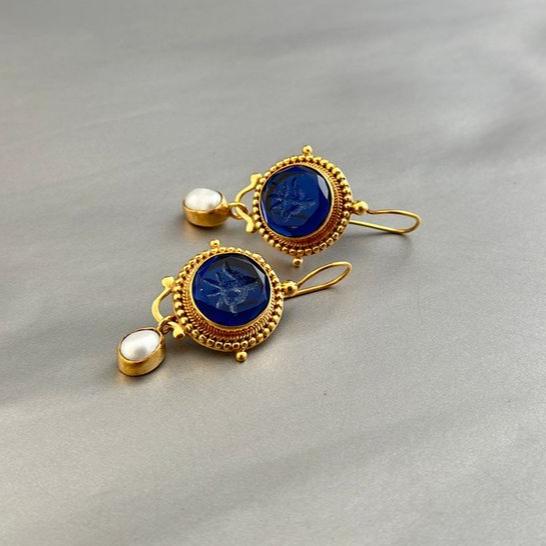 Pendientes vintage de oro con perlas azules