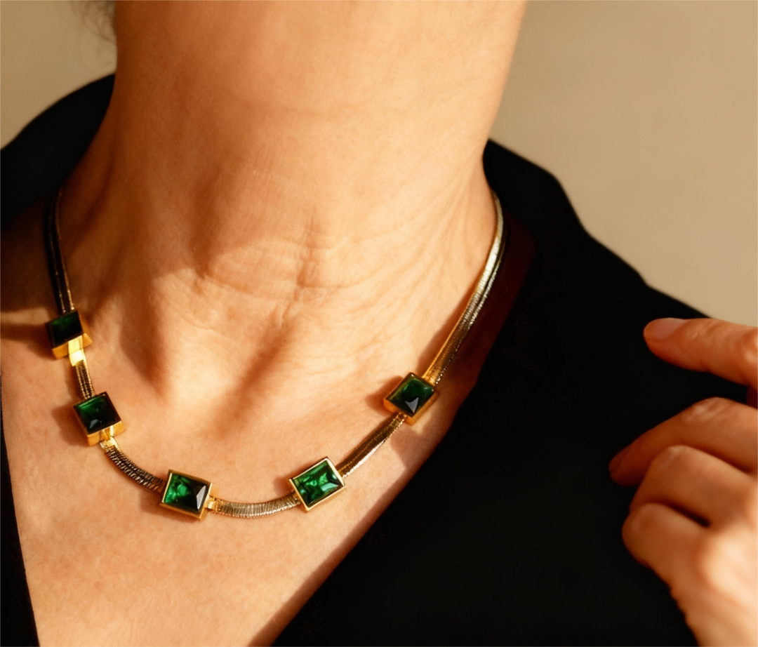 Collar vintage de circonita verde