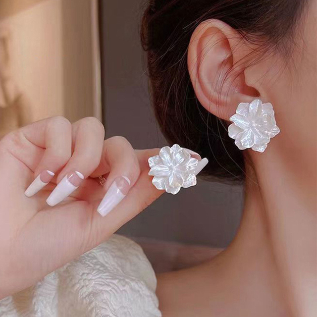 Pendientes Pétalas Blancas