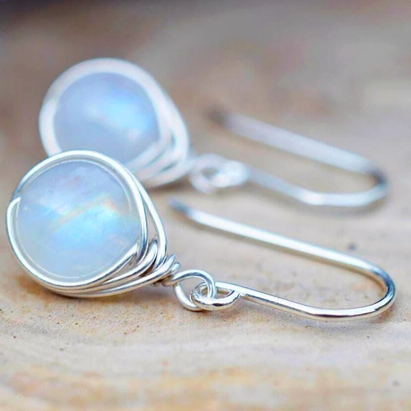 Pendientes vintage con piedra lunar