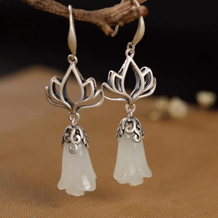 Pendientes vintage con ópalo blanco