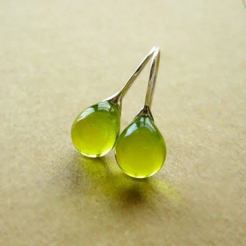 Pendientes vintage con cristales oliva
